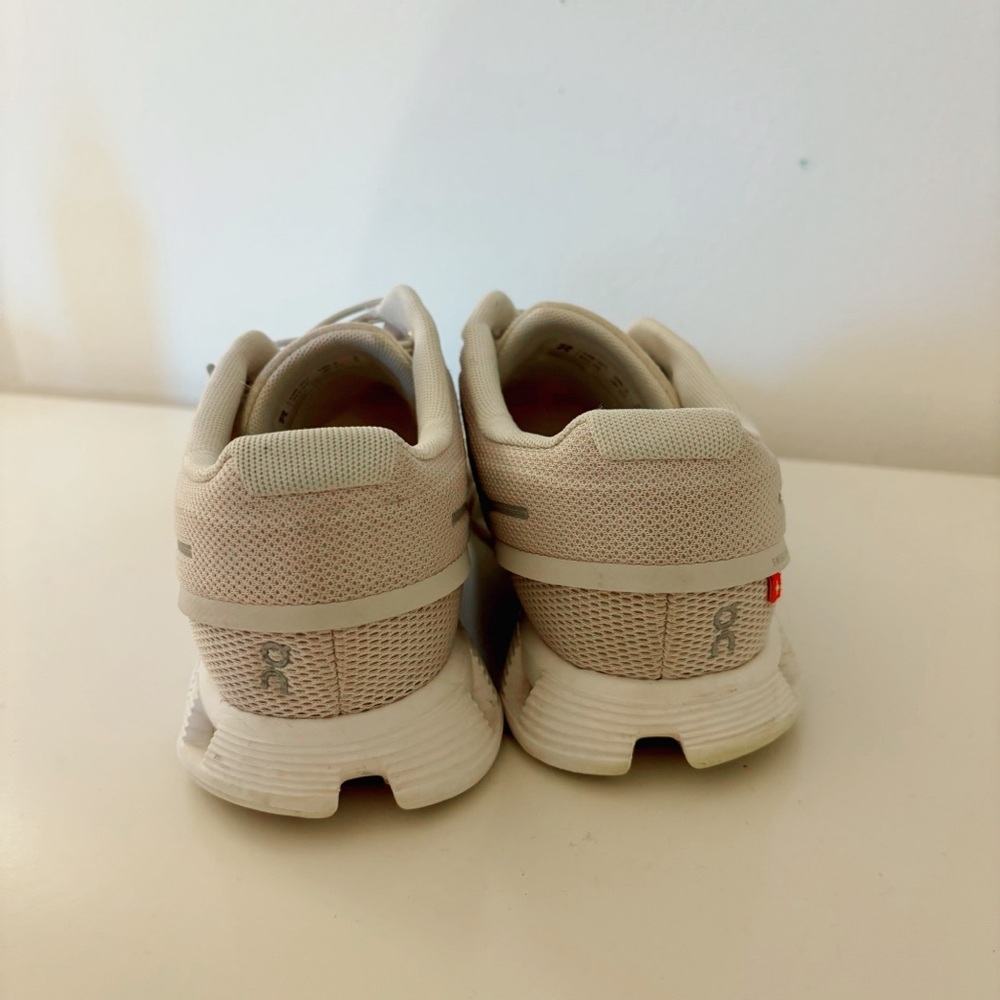 On Cloud - On Running Cloud 5 - Pearl/ White Sneakers Shoes - Picture 4 of 9